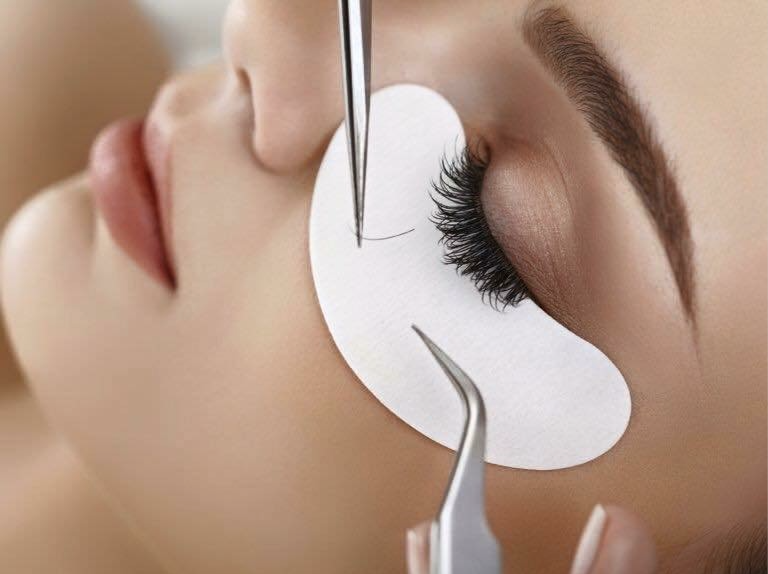 Professionelle Wimpernverlängerung